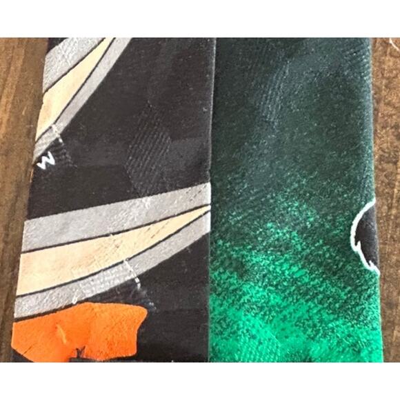 Looney Tunes Mania Vintage Pool Tie Warner Bros 1996 Bugs Bunny Daffy Sylvester - Picture 7 of 7